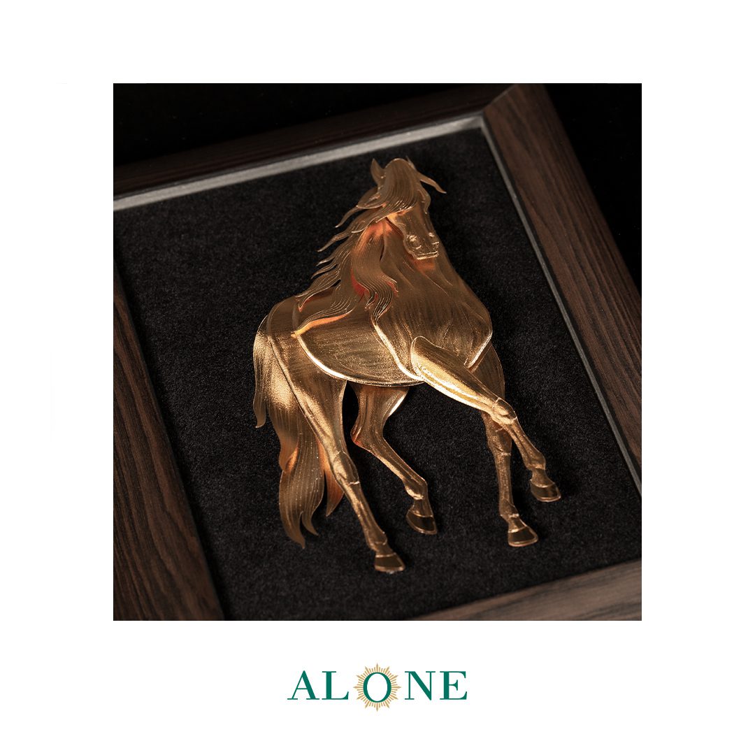 تابلو تارا قهوه ای 32*36 - Image 3