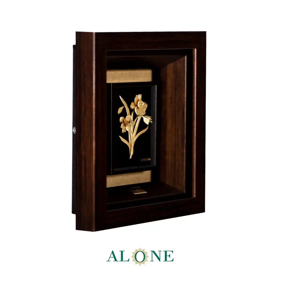 گل نرگس قهوه ای