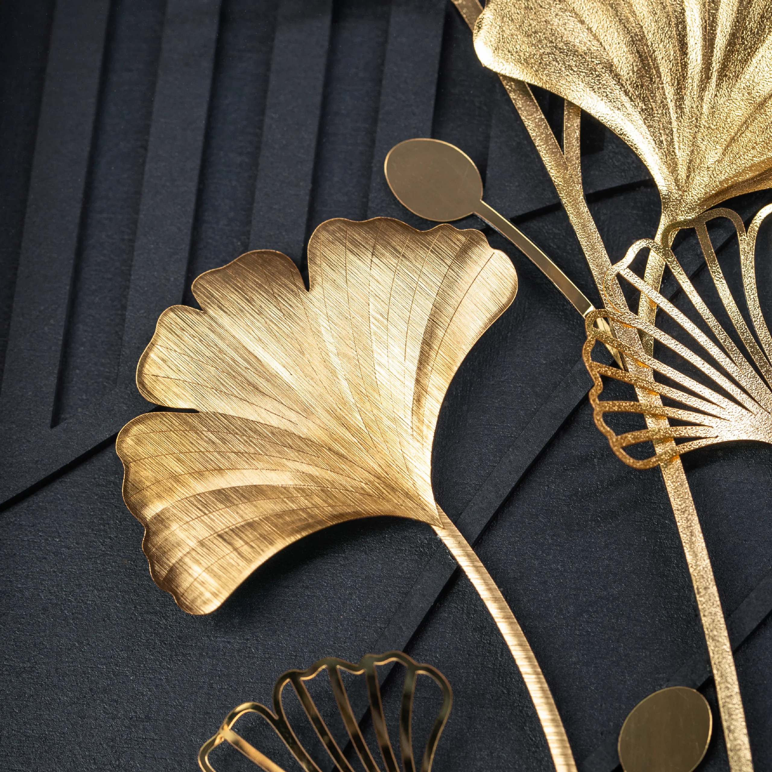 تابلو آروشا قهوه ای 28*40 - Image 3