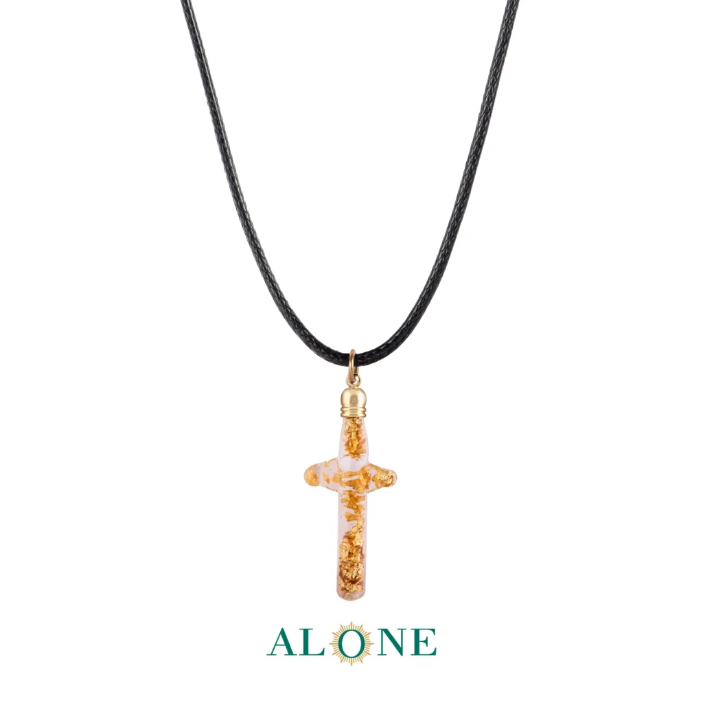 گردنبند شیشه ای صلیبی