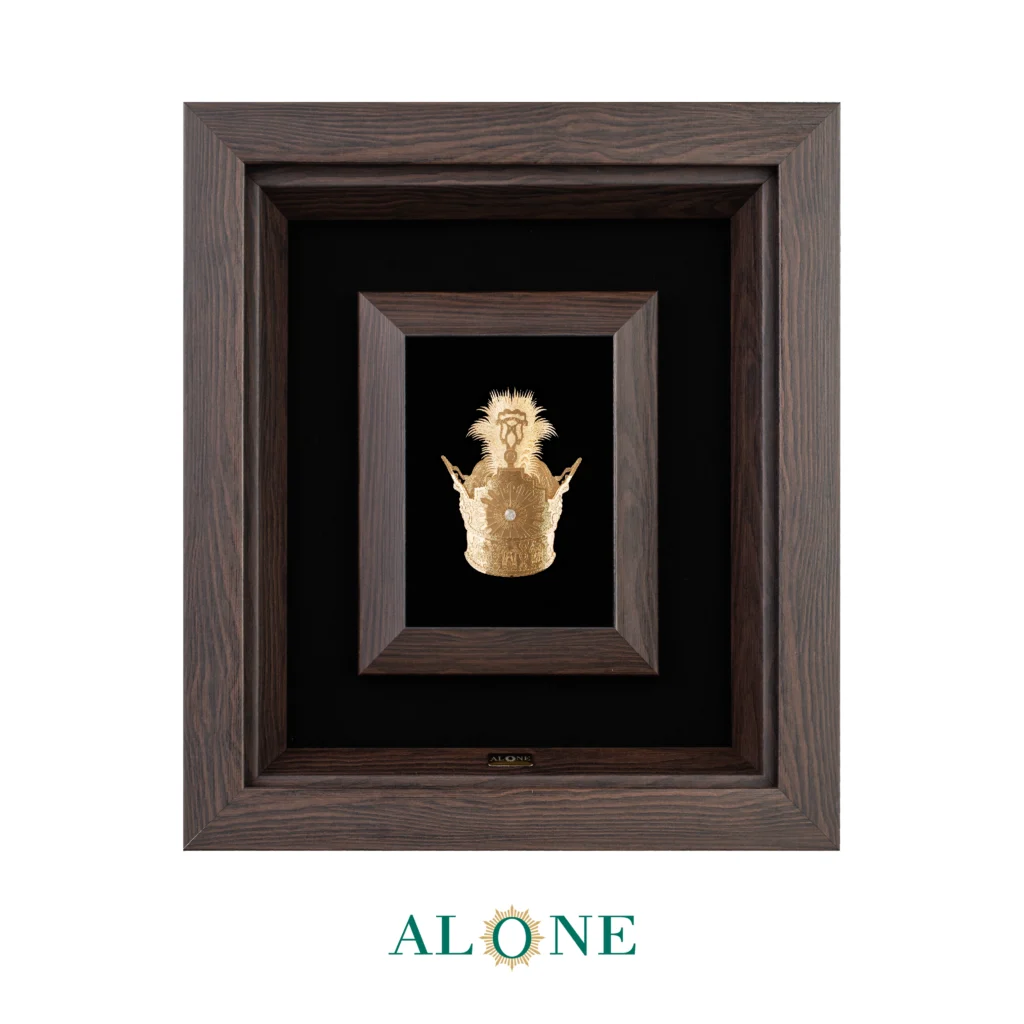 تابلو تاج قهوه ای 32*36