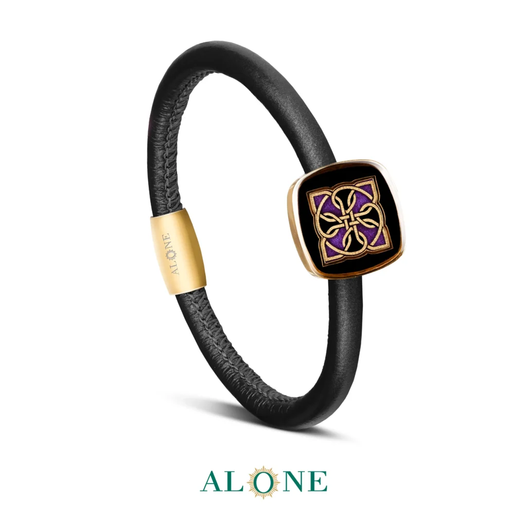 دستبند چرم لوله ای مشکی آرمیس