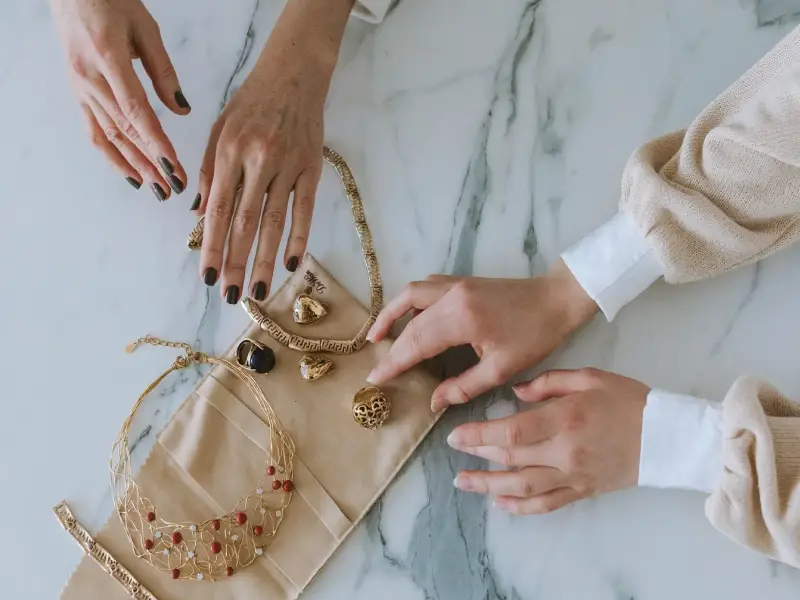 چند نکته برای بالا بردن عمر طلا و جواهر